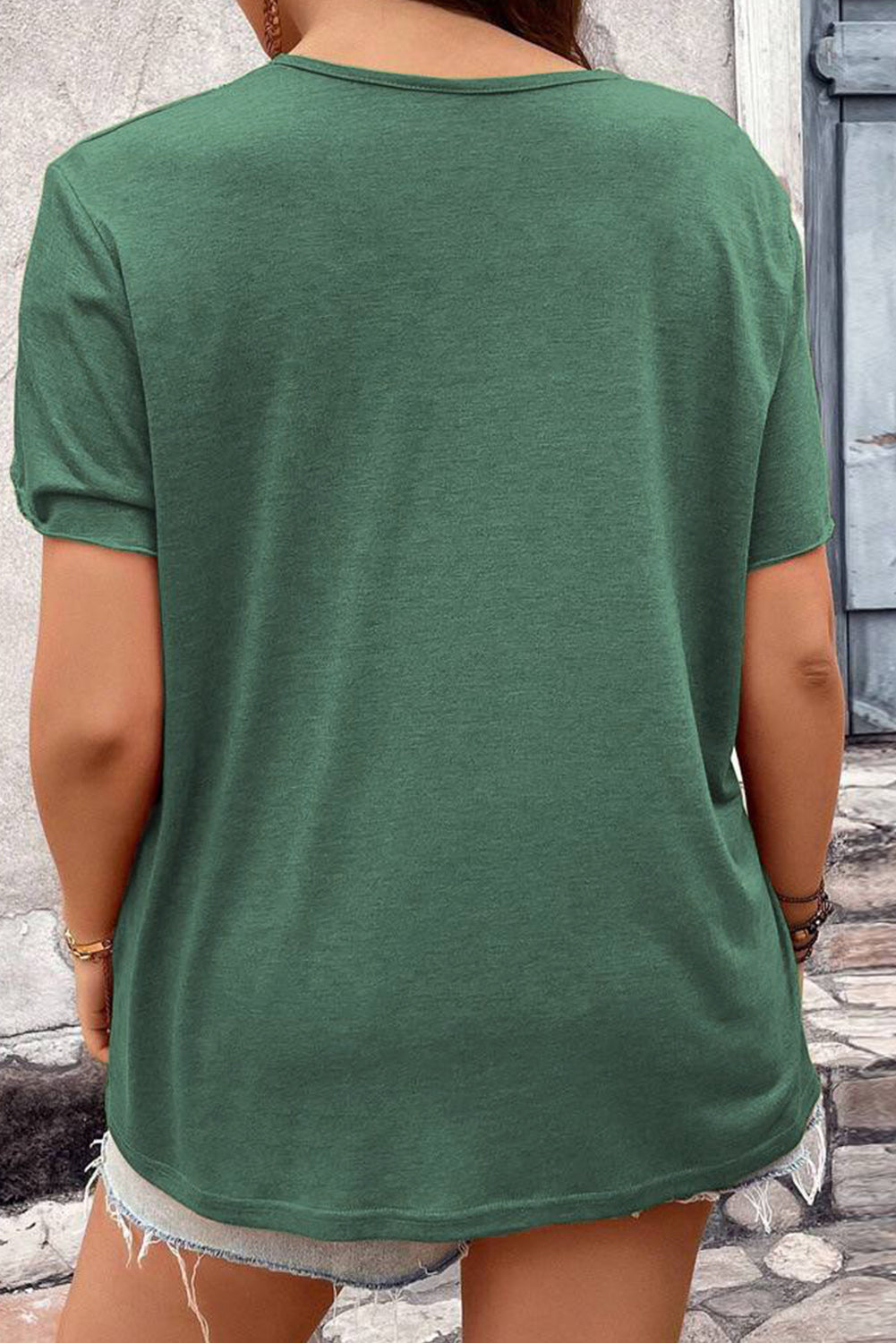 Blusa de manga drapeada con cuello en V y bordado de talla grande verde negruzco