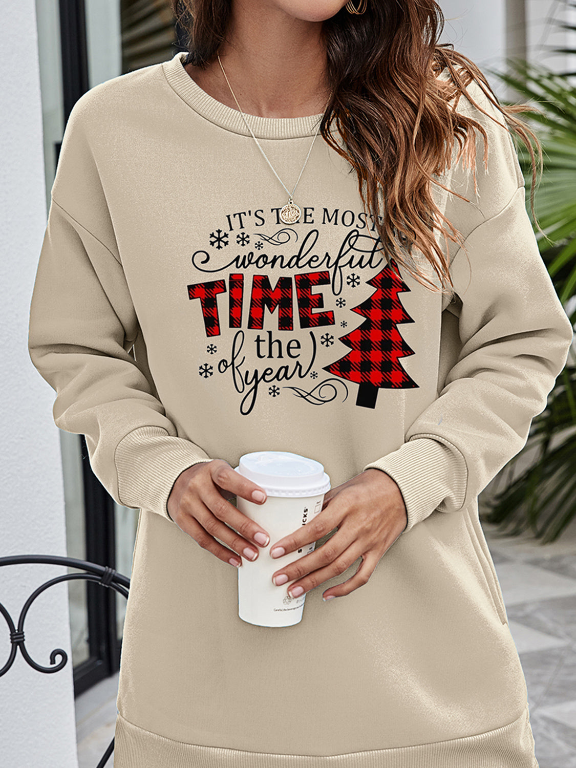 Sudadera con hombros caídos y estampado de árbol de Navidad