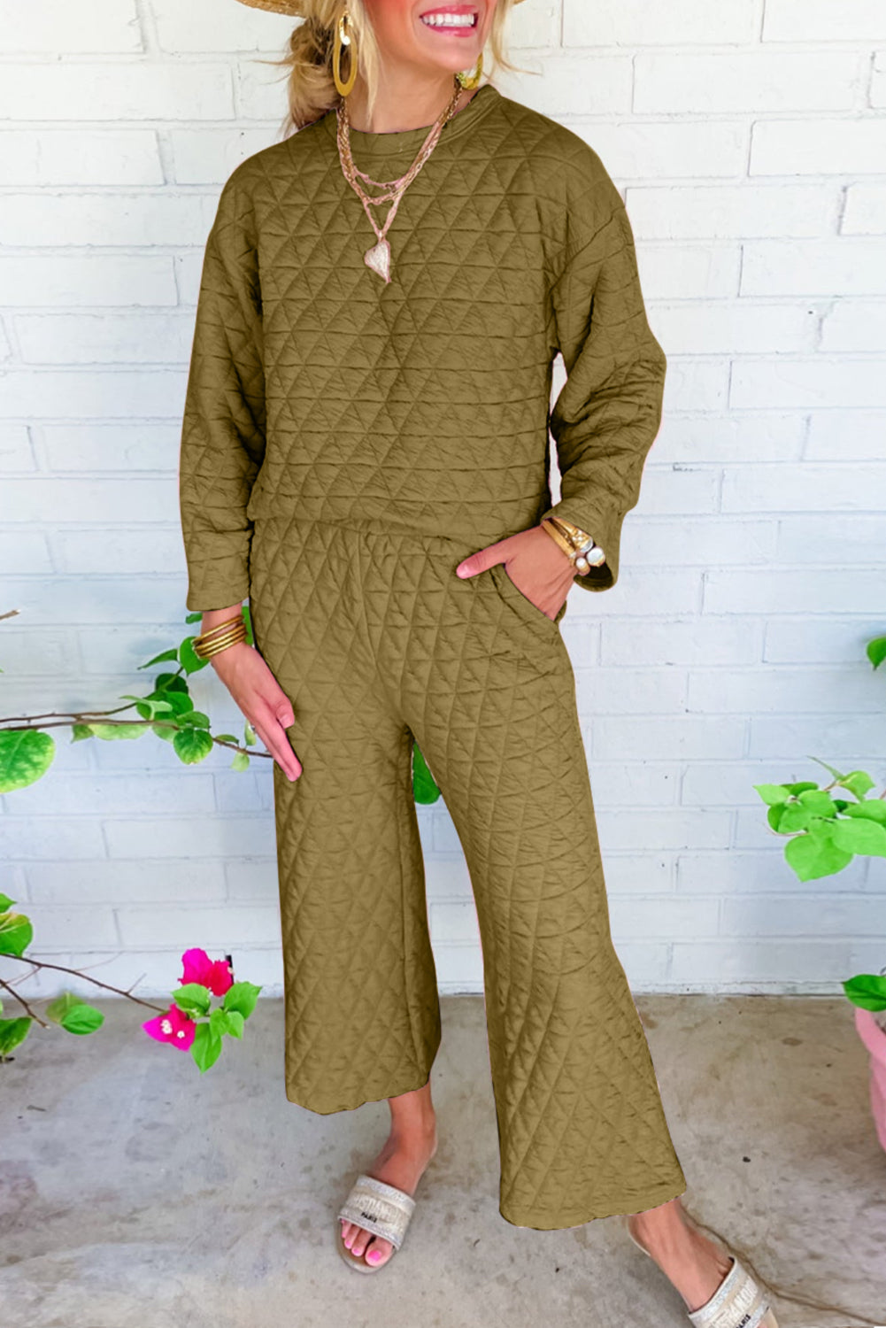 Dark Grey Solid Quilted Pullover and Pants Outfit