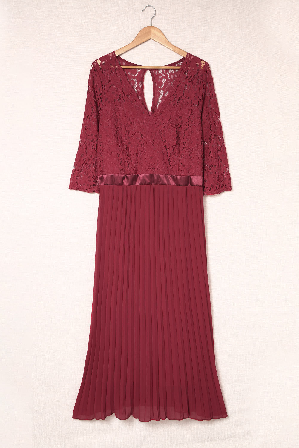 Vestido largo encaje festoneado cuello en V mangas 3/4 tul plisado plus rojo fuego