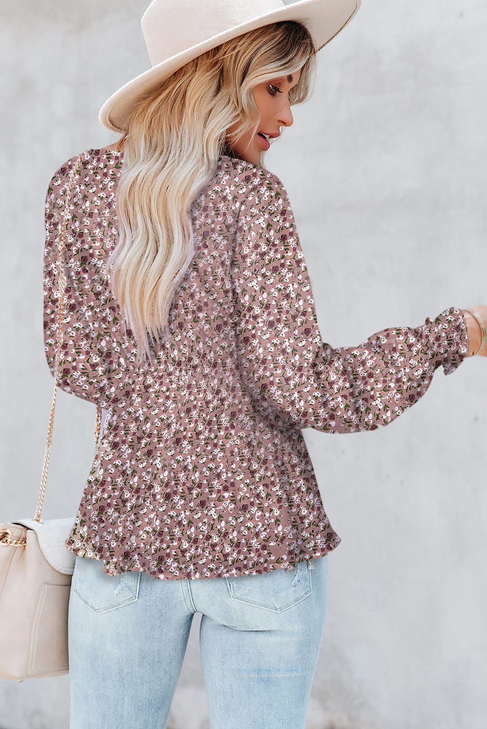 Linda blusa de manga larga con volantes y lazo delantero con estampado floral