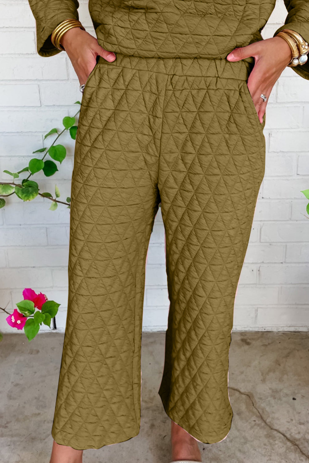Dark Grey Solid Quilted Pullover and Pants Outfit