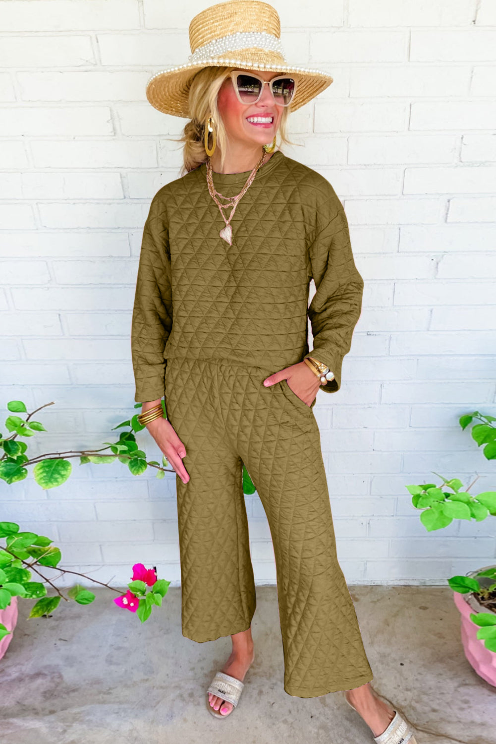 Dark Grey Solid Quilted Pullover and Pants Outfit