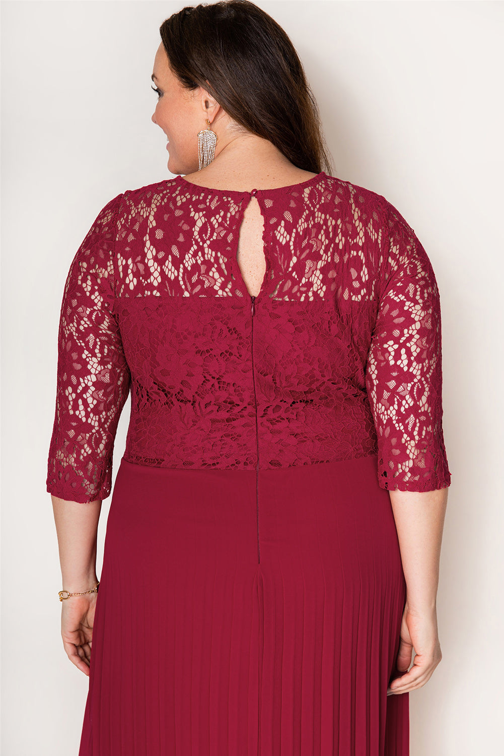 Vestido largo encaje festoneado cuello en V mangas 3/4 tul plisado plus rojo fuego